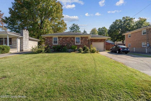7508 Pimlico Dr, Louisville, KY 40214