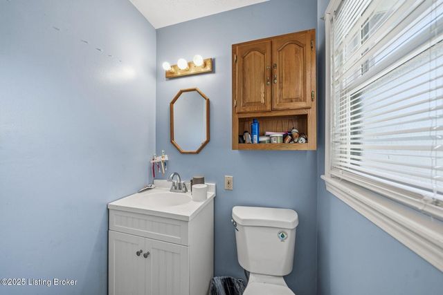 7508 Pimlico Dr, Louisville, KY 40214