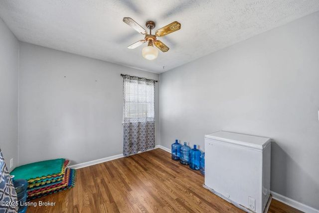 7508 Pimlico Dr, Louisville, KY 40214