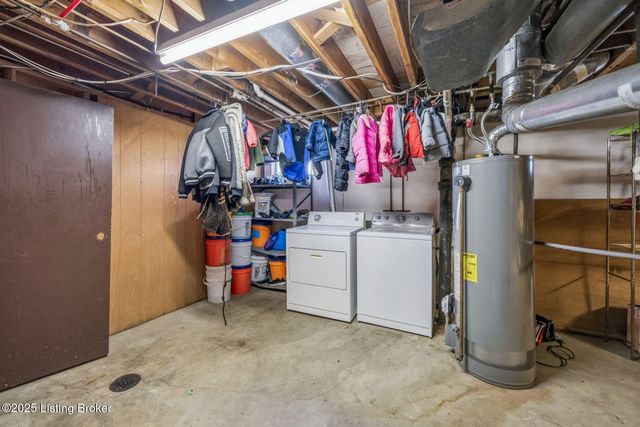 7508 Pimlico Dr, Louisville, KY 40214