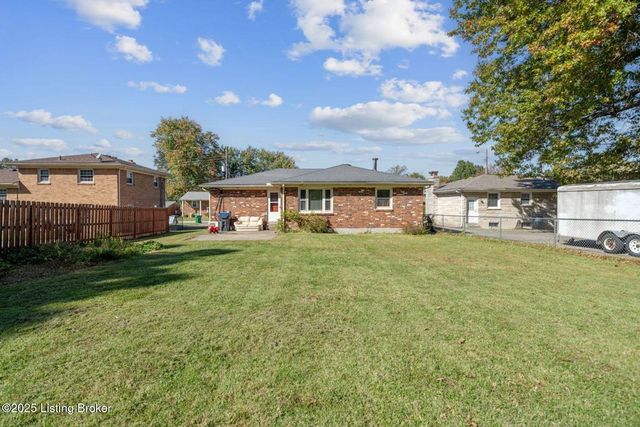 7508 Pimlico Dr, Louisville, KY 40214