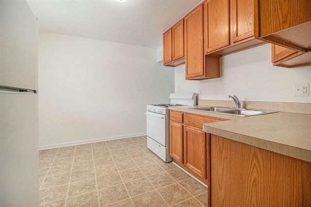 2886 Appleridge Street, Ypsilanti, MI 48198