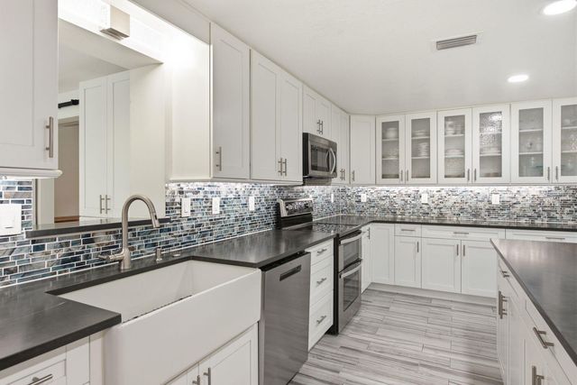 601 SHORE DRIVE E, Oldsmar, FL 34677