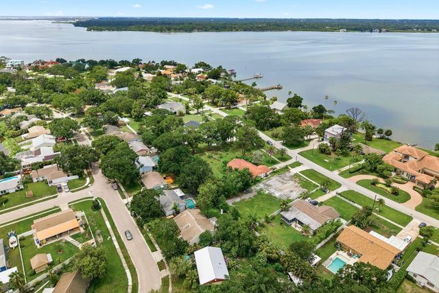 601 SHORE DRIVE E, Oldsmar, FL 34677