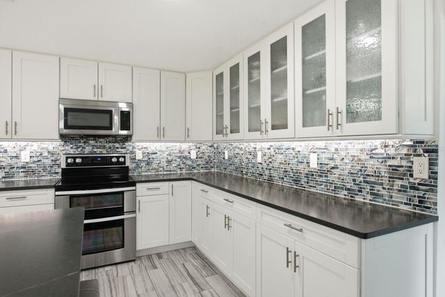 601 SHORE DRIVE E, Oldsmar, FL 34677