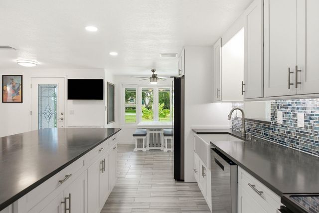 601 SHORE DRIVE E, Oldsmar, FL 34677