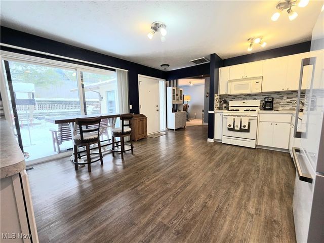 12960 Dell Ridge Court, Strongsville, OH 44149