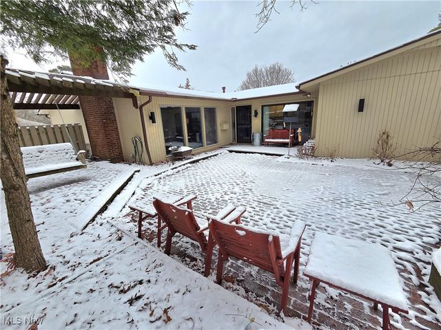 12960 Dell Ridge Court, Strongsville, OH 44149