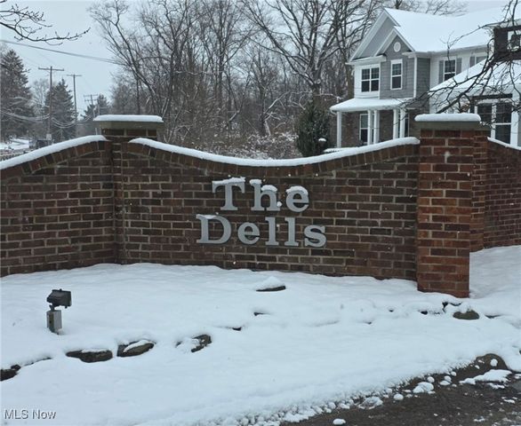 12960 Dell Ridge Court, Strongsville, OH 44149