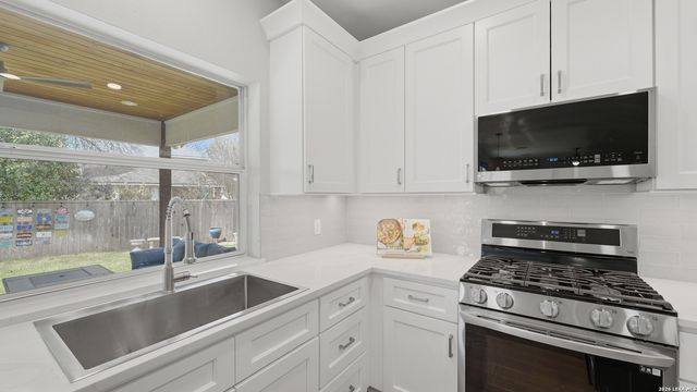 4729 Windy Ridge, Schertz, TX 78154