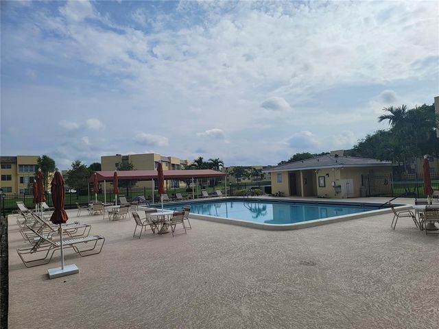 6000 NW 64th Avenue 205, Tamarac, FL 33319