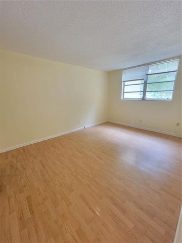 6000 NW 64th Avenue 205, Tamarac, FL 33319