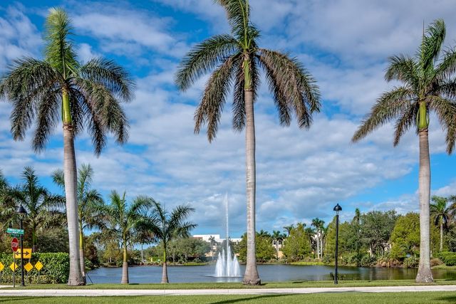 8221 NW 8th Way, Boca Raton, FL 33487