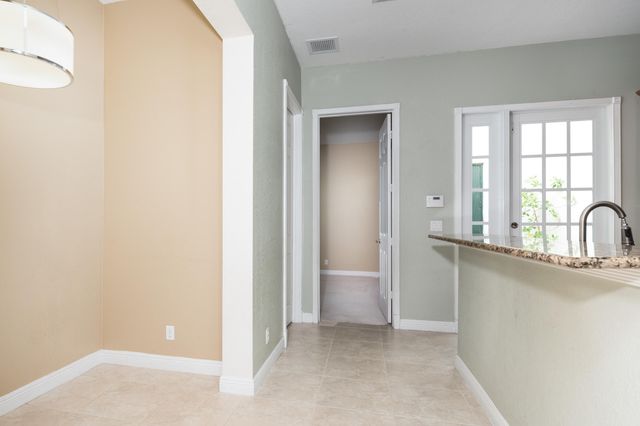 8221 NW 8th Way, Boca Raton, FL 33487