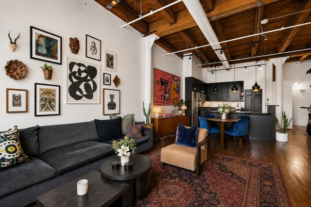 331 S Peoria Street 105, Chicago, IL 60607
