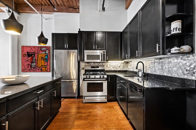 331 S Peoria Street 105, Chicago, IL 60607