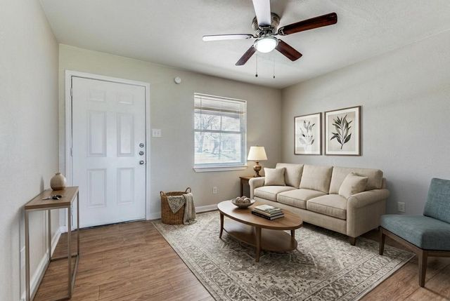 6544 Cinnamon Oaks Drive, Dallas, TX 75241