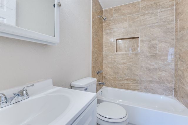 6544 Cinnamon Oaks Drive, Dallas, TX 75241