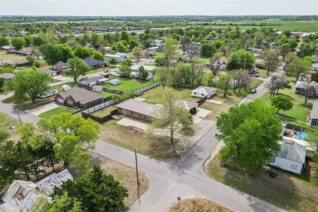 102 SE 1st Street, Tuttle, OK 73089