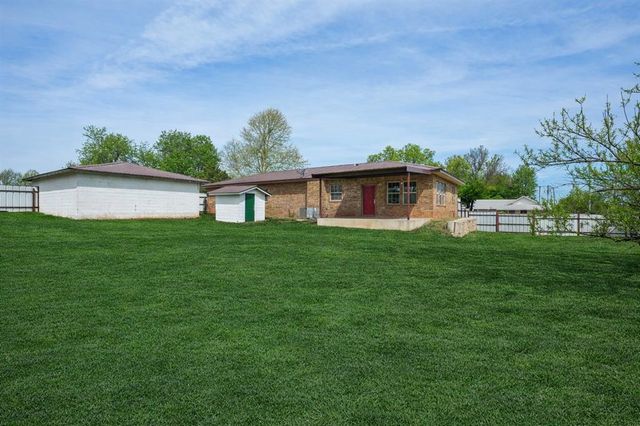 102 SE 1st Street, Tuttle, OK 73089