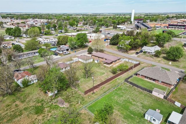 102 SE 1st Street, Tuttle, OK 73089
