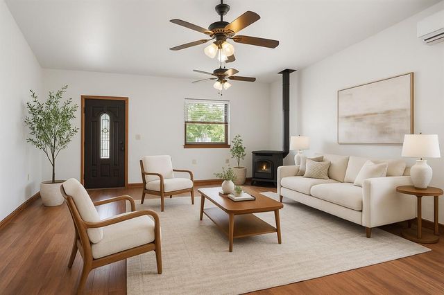 102 SE 1st Street, Tuttle, OK 73089