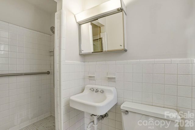 6 Crestwood Lane, Candler, NC 28715