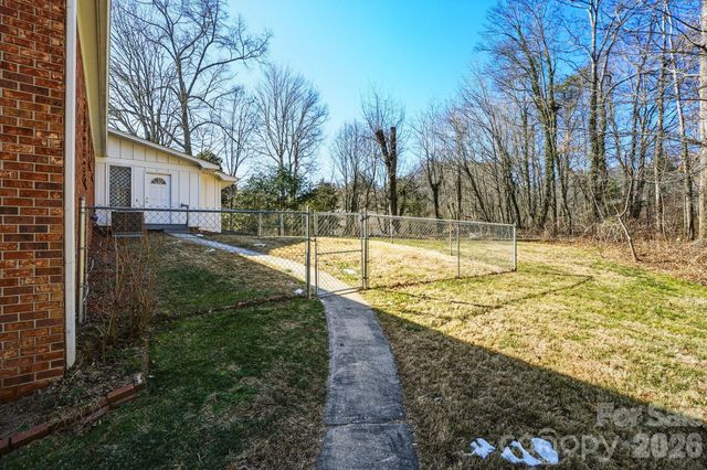 6 Crestwood Lane, Candler, NC 28715