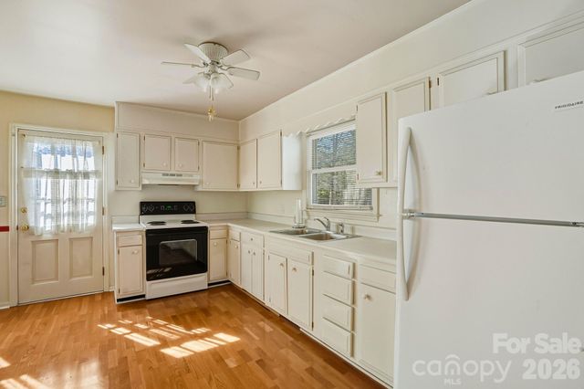 6 Crestwood Lane, Candler, NC 28715