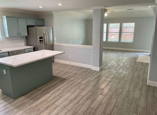 3116 Creek Bank Lane, Pearland, TX 77581