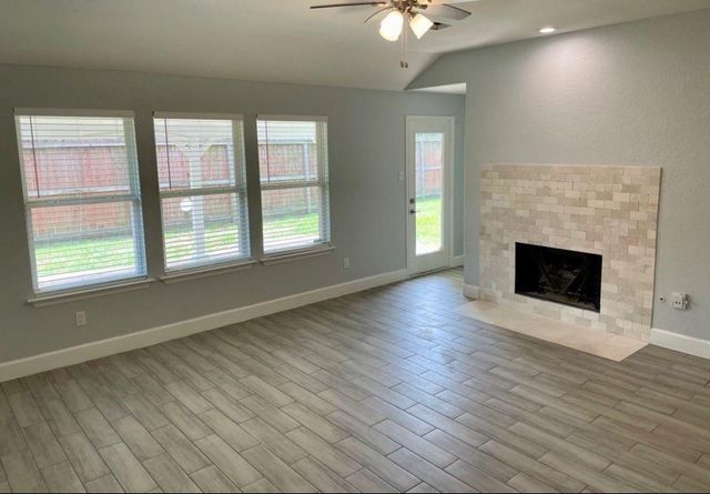 3116 Creek Bank Lane, Pearland, TX 77581