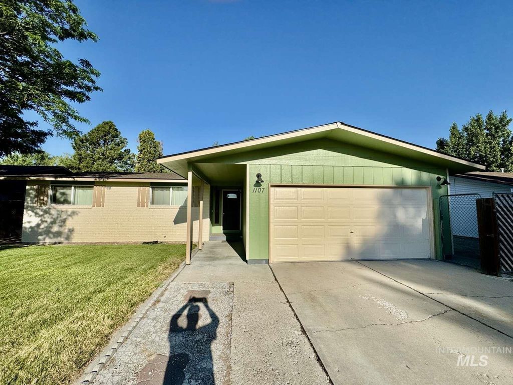 1107 11th St, Meridian, ID 83642