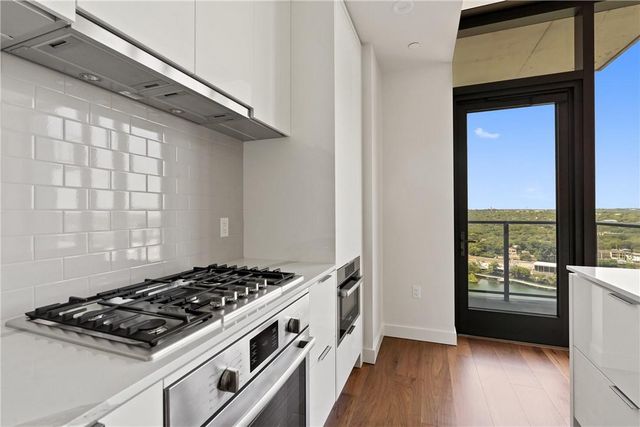 44 East Ave 2011, Austin, TX 78701