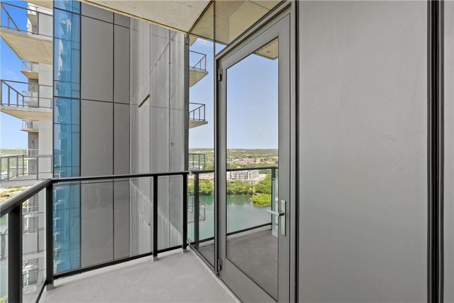 44 East Ave 2011, Austin, TX 78701