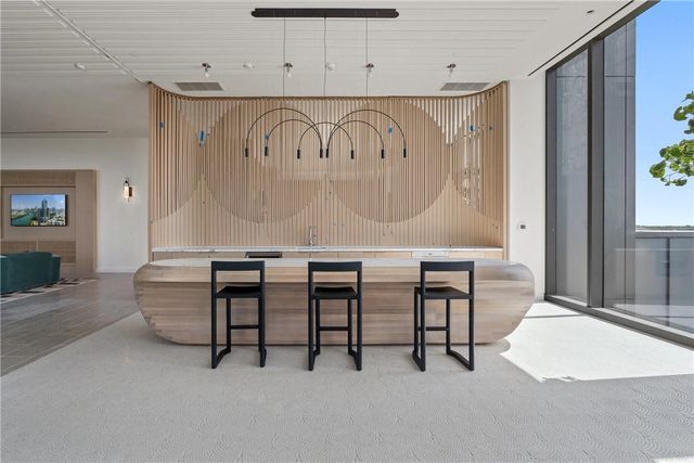 44 East Ave 2011, Austin, TX 78701