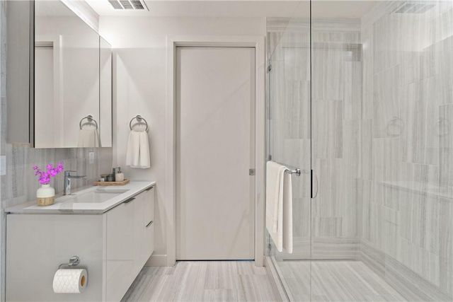 44 East Ave 2011, Austin, TX 78701