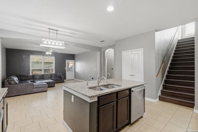 5639 Cielo Rnch, San Antonio, TX 78218