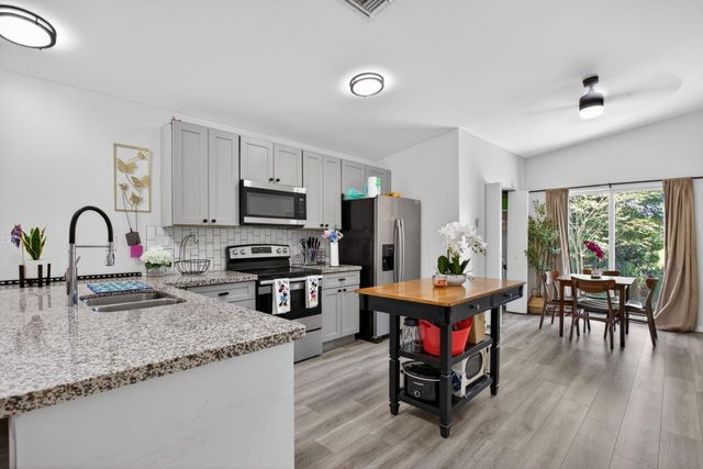 700 NW 17th Terrace, Pompano Beach, FL 33069