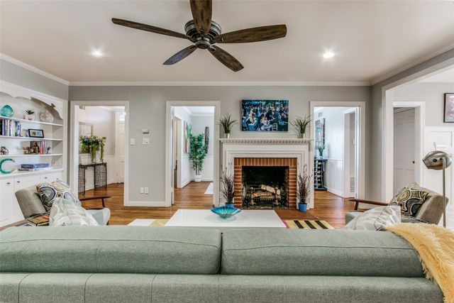 2012 N Locust Street, Denton, TX 76209