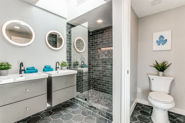 2012 N Locust Street, Denton, TX 76209