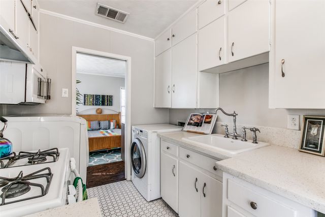 2012 N Locust Street, Denton, TX 76209