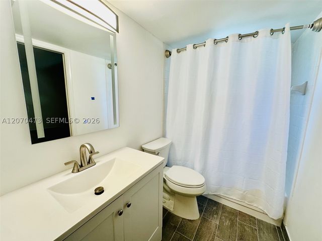 7915 SW 86th St 704, Miami, FL 33143