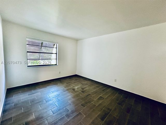 7915 SW 86th St 704, Miami, FL 33143