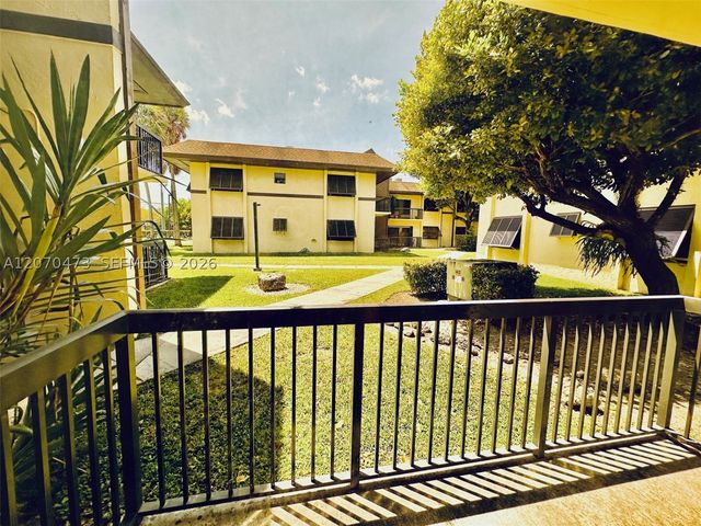 7915 SW 86th St 704, Miami, FL 33143