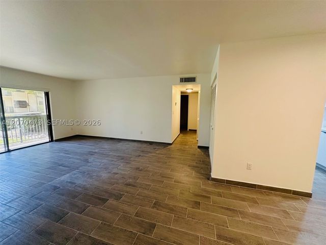 7915 SW 86th St 704, Miami, FL 33143