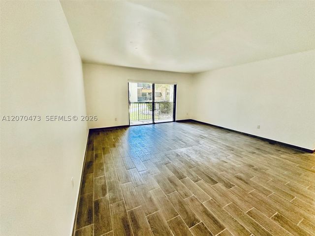7915 SW 86th St 704, Miami, FL 33143