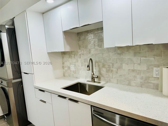 7915 SW 86th St 704, Miami, FL 33143