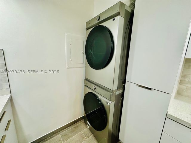 7915 SW 86th St 704, Miami, FL 33143