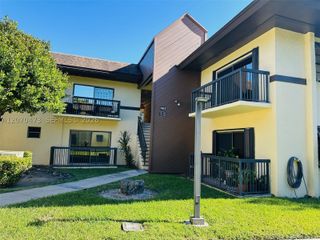 7915 SW 86th St 704, Miami, FL 33143