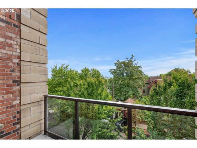 2430 Nw WESTOVER Rd 201, Portland, OR 97210
